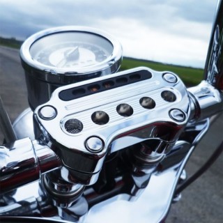 JOKER MACHINE Lenkerklemme für Harley Davidson mit Indicator chrom