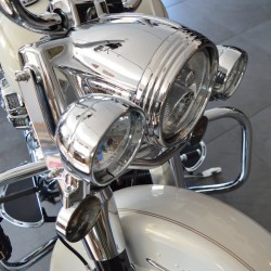 KURYAKYN 7 Zoll Lampenzierring Trim Ring schwarz f. Harley Touring FLH ab 2014