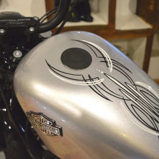 POP UP Tankdeckel schwarz wrinkle für Harley Sportster Dyna Softail 1996-2021
