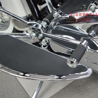 Alu CNC chrom Schaltraste für Harley Davidson Softail Dyna Sportster FLH Gummi